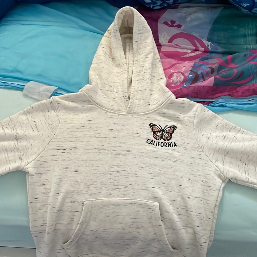Kid sweater size medium
